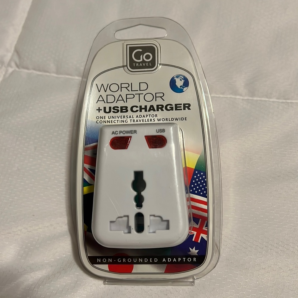 NWT World Adaptor + USB Charger